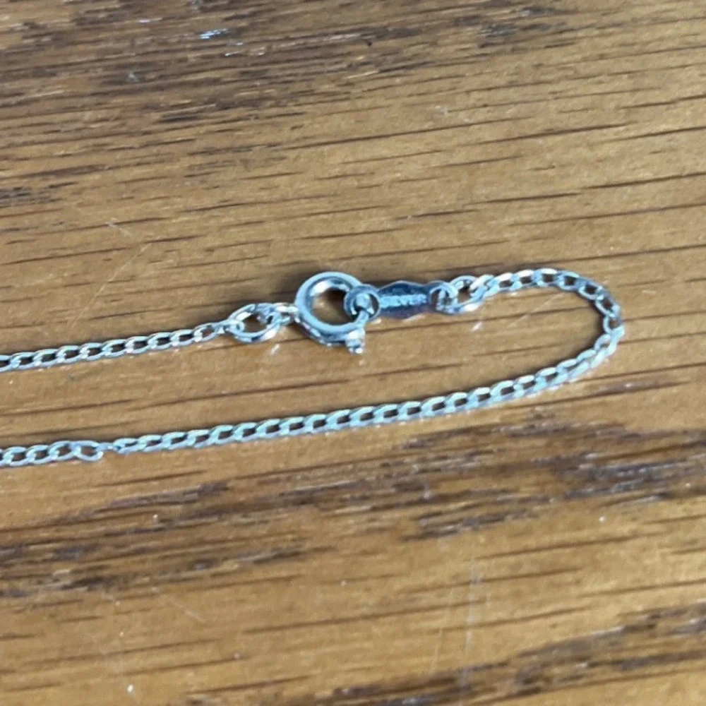 Vintage Etched Floral Pendant Necklace Oval Silver Tone‎ Unique